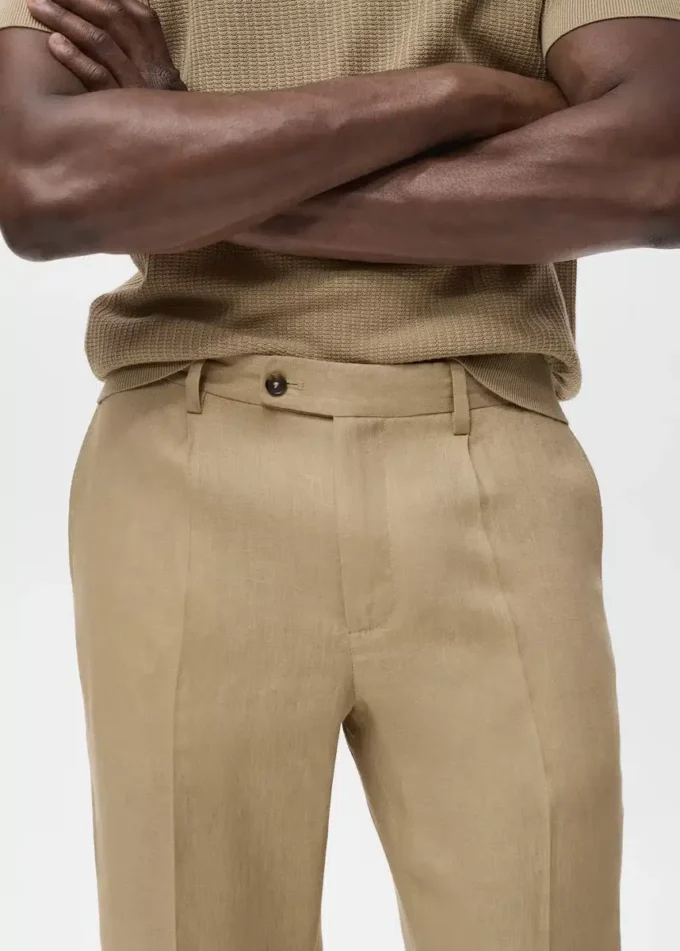 Schmal geschnittene Hose aus 100 % Leinen Schmal geschnittene Hose aus 100 % Leinen