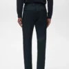 Schmal geschnittene Hose aus Stretchmaterial mit Kordelzug Schmal geschnittene Hose aus Stretchmaterial mit Kordelzug