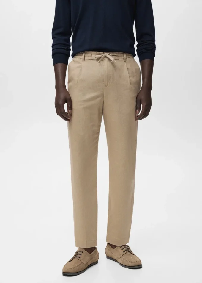 Schmal geschnittene Hose mit Kordelzug Schmal geschnittene Hose mit Kordelzug