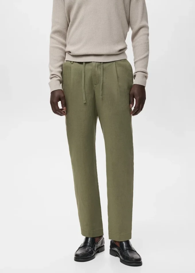Schmal geschnittene Hose mit Kordelzug Schmal geschnittene Hose mit Kordelzug