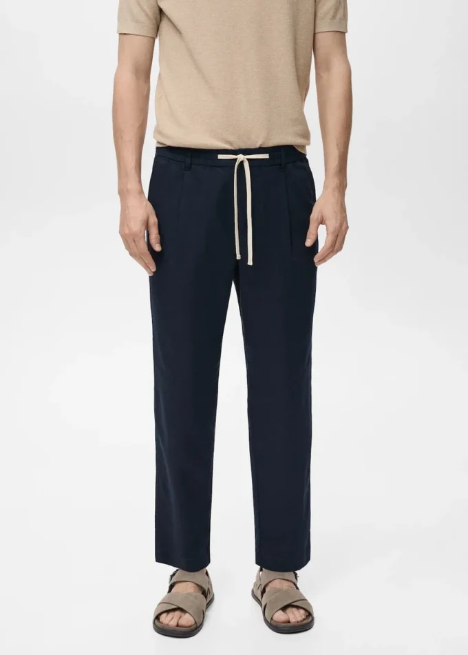 Schmal geschnittene Hose mit Kordelzug Schmal geschnittene Hose mit Kordelzug