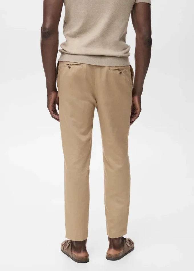 Schmal geschnittene Hose mit Kordelzug Schmal geschnittene Hose mit Kordelzug