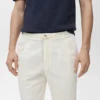 Schmal geschnittene Hose mit Kordelzug Schmal geschnittene Hose mit Kordelzug