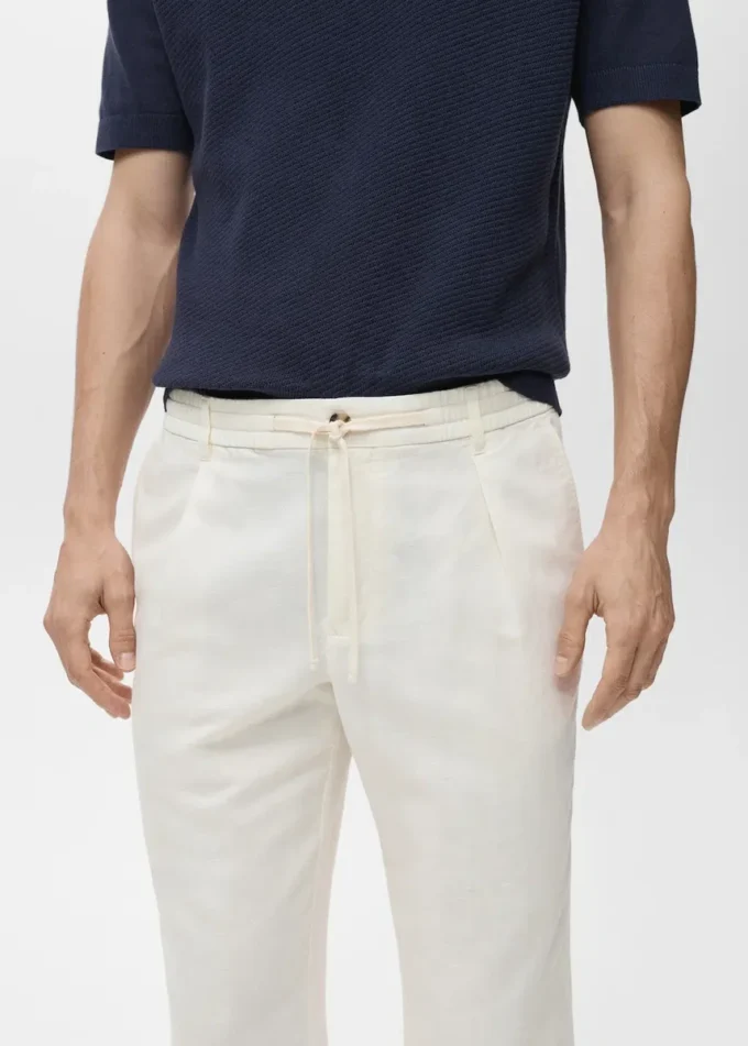 Schmal geschnittene Hose mit Kordelzug Schmal geschnittene Hose mit Kordelzug