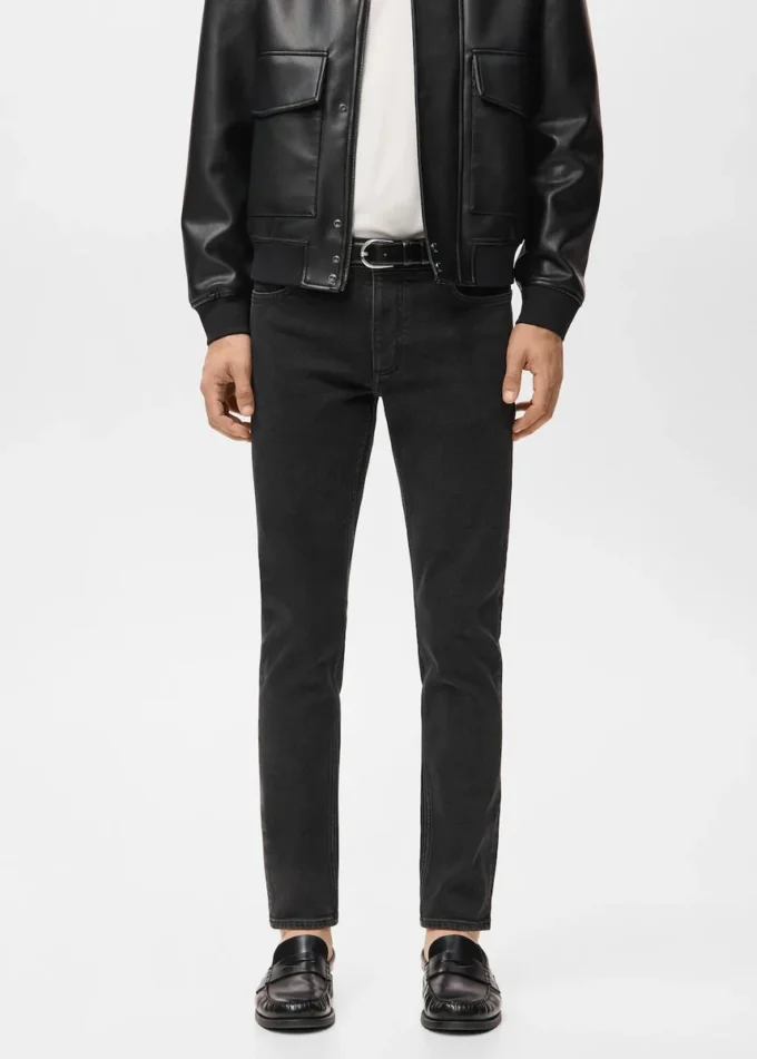 Schmal geschnittene schwarze Jan-Jeans Schmal geschnittene schwarze Jan-Jeans