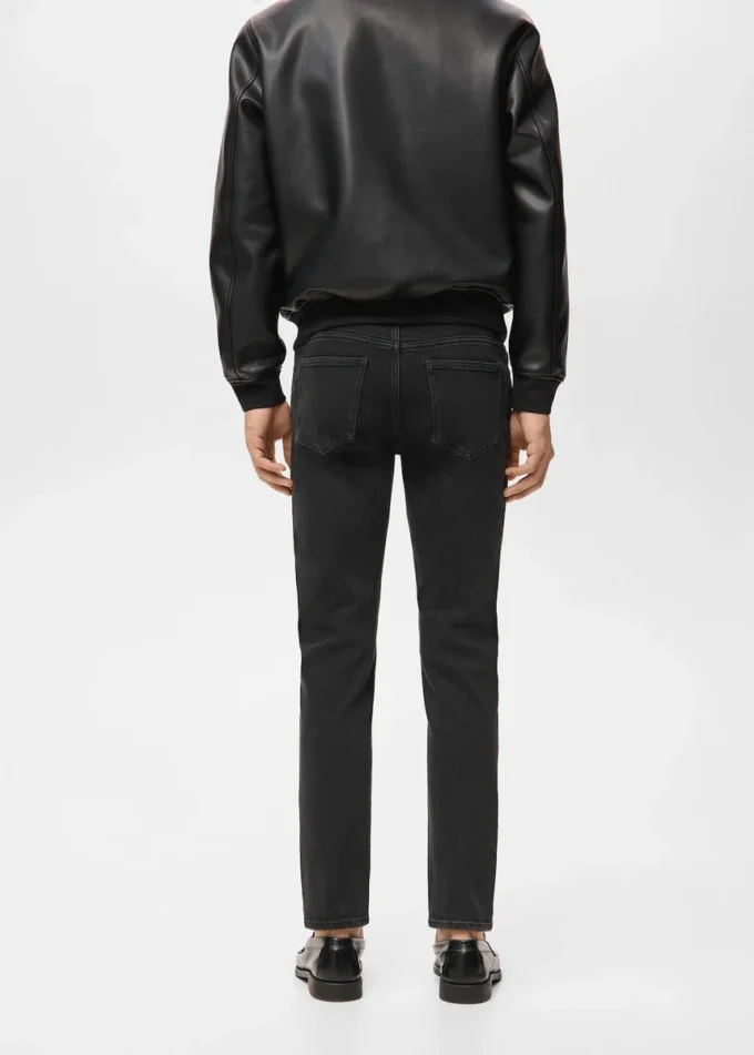 Schmal geschnittene schwarze Jan-Jeans Schmal geschnittene schwarze Jan-Jeans