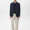 Schmal geschnittene, taillierte Jacke mit Fischgrätenmuster Schmal geschnittene, taillierte Jacke mit Fischgrätenmuster