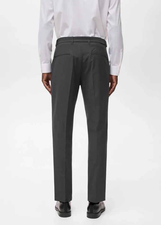 Schmal geschnittene, thermoregulierende Hose Schmal geschnittene, thermoregulierende Hose