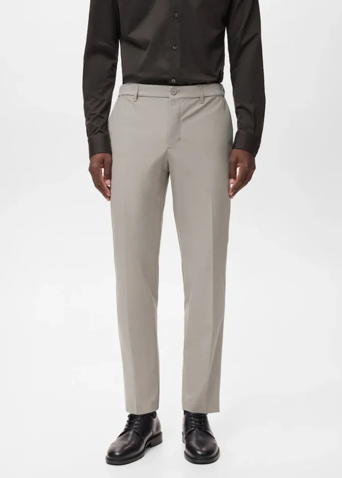 Schmal geschnittene, thermoregulierende Hose Schmal geschnittene, thermoregulierende Hose