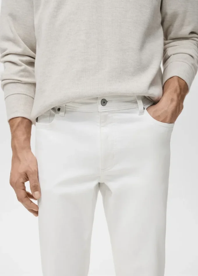 Schmal geschnittene weiße Jan-Jeans Schmal geschnittene weiße Jan-Jeans