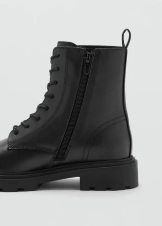 Schnürbare Lederstiefeletten