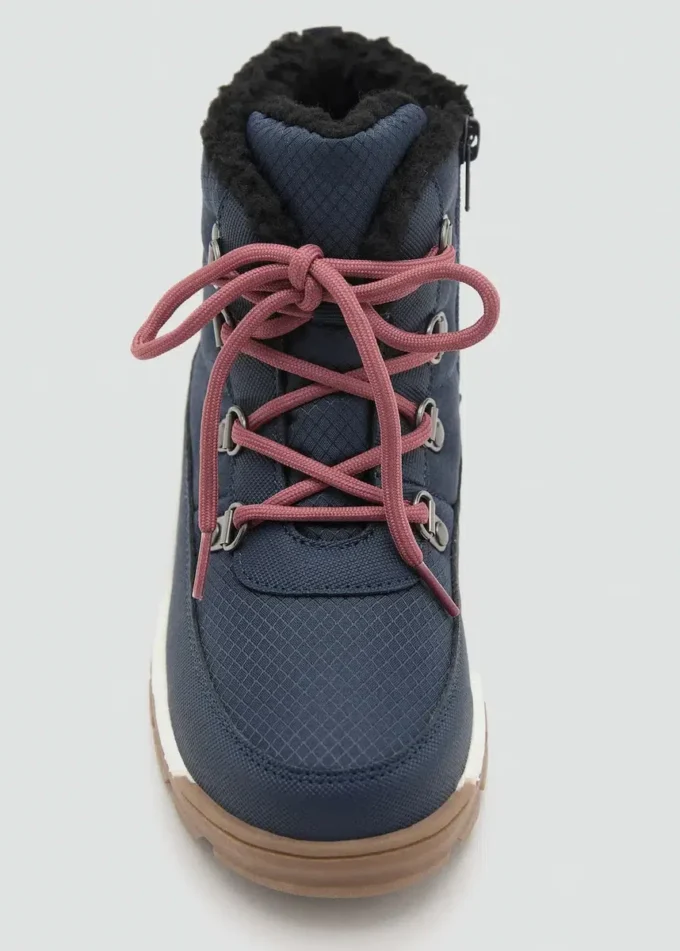 Schnürstiefel