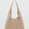 Schultertasche aus Wildleder
