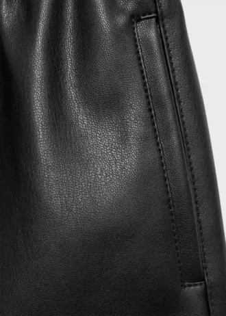 Shorts aus Kunstleder Shorts aus Kunstleder