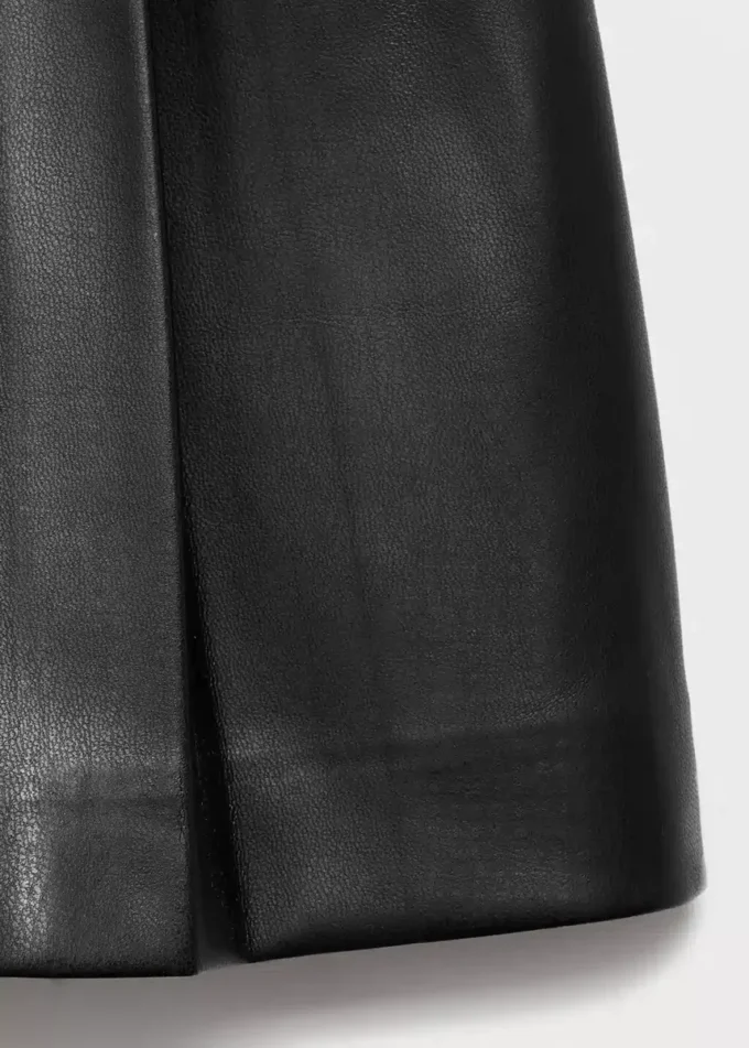 Shorts in Lederoptik