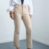 Sienna-Jeans mit ausgestelltem Bein und verkürzter Länge