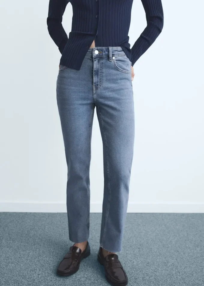 Sienna-Jeans mit ausgestelltem Bein und verkürzter Länge