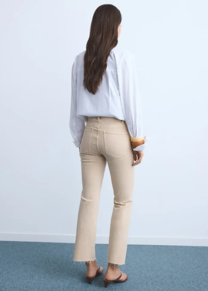 Sienna-Jeans mit ausgestelltem Bein und verkürzter Länge