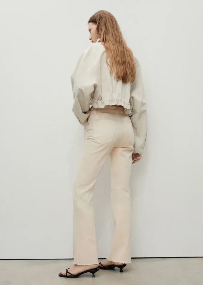 Sienna-Jeans mit ausgestelltem Bein und verkürzter Länge