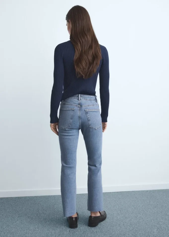 Sienna-Jeans mit ausgestelltem Bein und verkürzter Länge