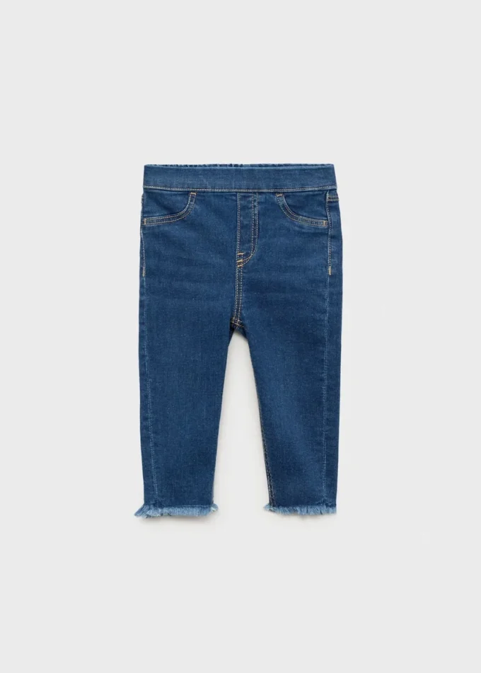 Skinny Jeans mit ausgefranstem Saum Skinny Jeans mit ausgefranstem Saum