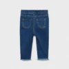 Skinny Jeans mit ausgefranstem Saum Skinny Jeans mit ausgefranstem Saum