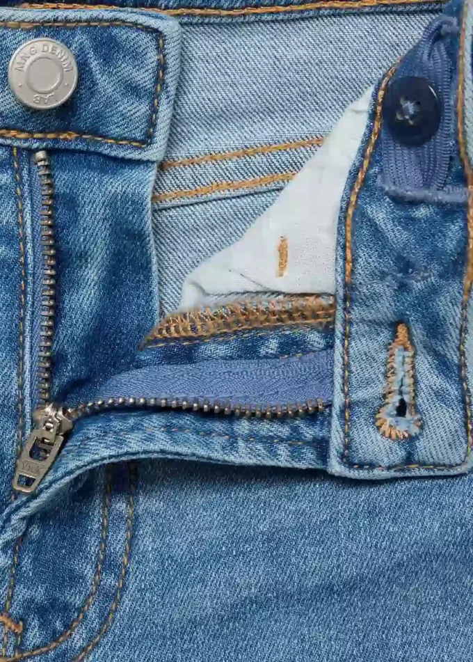 Skinny Jeans mit Sternenstickerei Skinny Jeans mit Sternenstickerei
