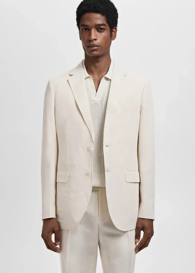 Slim-Fit-Anzugblazer aus einer Leinen-Lyocell-Mischung Slim-Fit-Anzugblazer aus einer Leinen-Lyocell-Mischung