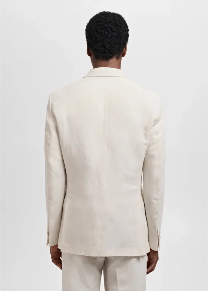 Slim-Fit-Anzugblazer aus einer Leinen-Lyocell-Mischung Slim-Fit-Anzugblazer aus einer Leinen-Lyocell-Mischung