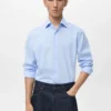 Slim-Fit-Hemd aus 100 % Baumwolle Slim-Fit-Hemd aus 100 % Baumwolle