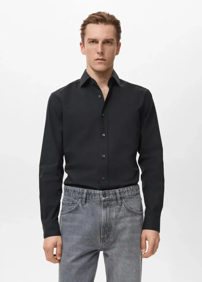 Slim-Fit-Hemd aus 100 % Baumwolle Slim-Fit-Hemd aus 100 % Baumwolle