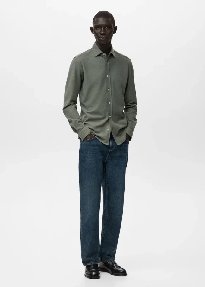 Slim-Fit-Hemd aus 100 % Baumwolle Slim-Fit-Hemd aus 100 % Baumwolle