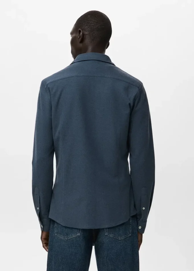 Slim-Fit-Hemd aus 100 % Baumwolle Slim-Fit-Hemd aus 100 % Baumwolle