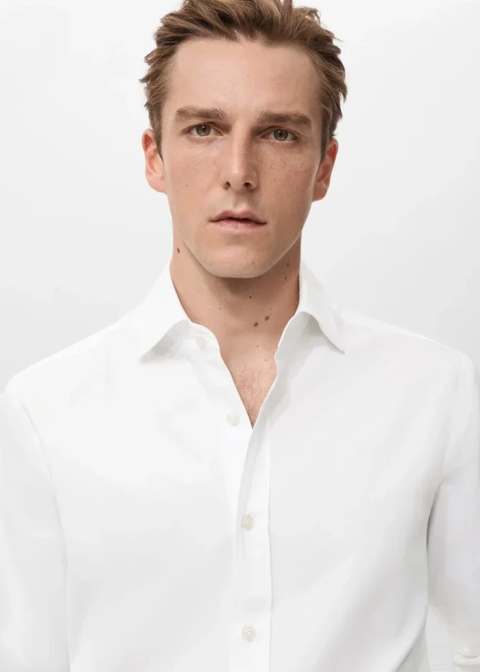 Slim-Fit-Hemd aus 100 % Baumwolle