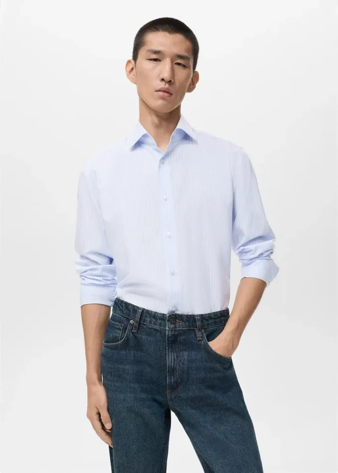 Slim-Fit-Hemd aus 100 % Baumwolle mit Streifenmuster Slim-Fit-Hemd aus 100 % Baumwolle mit Streifenmuster
