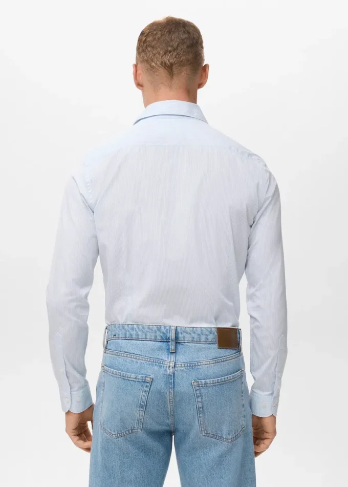 Slim-Fit-Hemd aus 100 % Baumwolle mit Streifenmuster