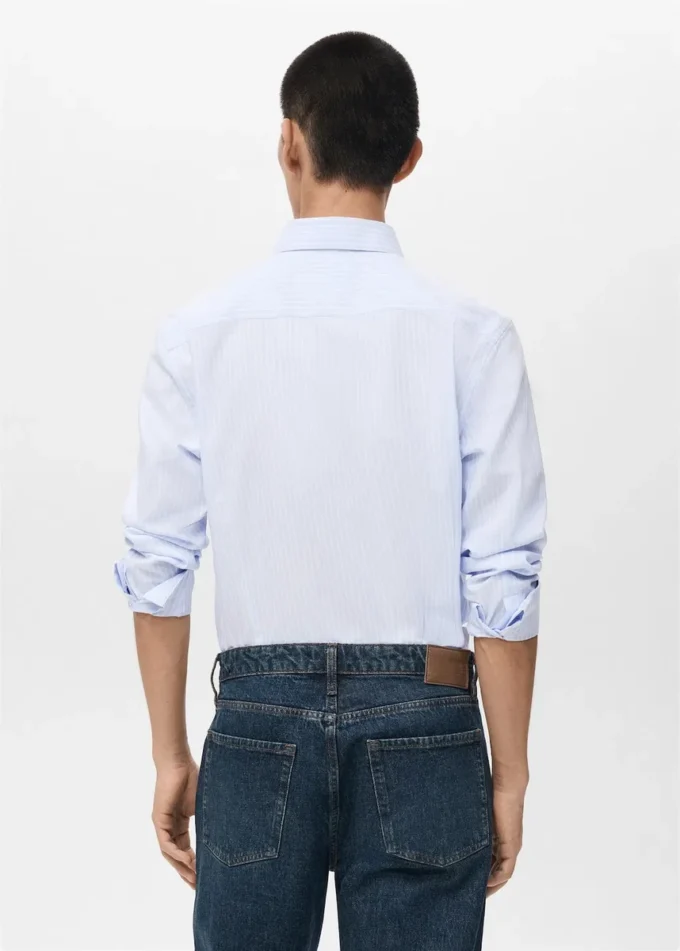 Slim-Fit-Hemd aus 100 % Baumwolle mit Streifenmuster Slim-Fit-Hemd aus 100 % Baumwolle mit Streifenmuster