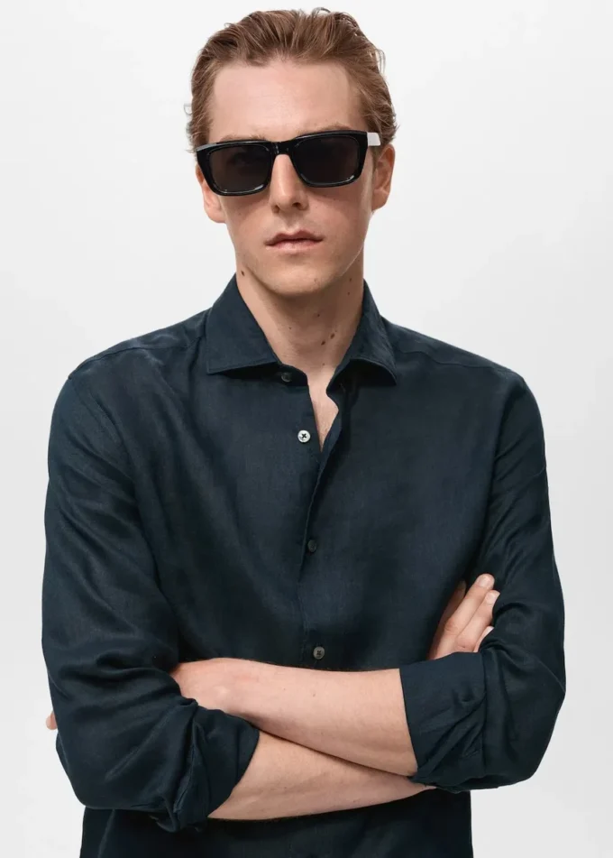 Slim-Fit-Hemd aus 100 % Leinen Slim-Fit-Hemd aus 100 % Leinen