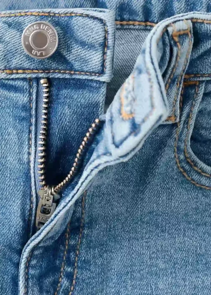 Slim-Fit-Jeans mit mittlerer Leibhöhe Slim-Fit-Jeans mit mittlerer Leibhöhe