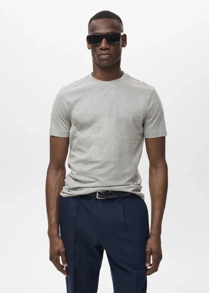 Slim-Fit-T-Shirt aus 100 % Baumwolle Slim-Fit-T-Shirt aus 100 % Baumwolle