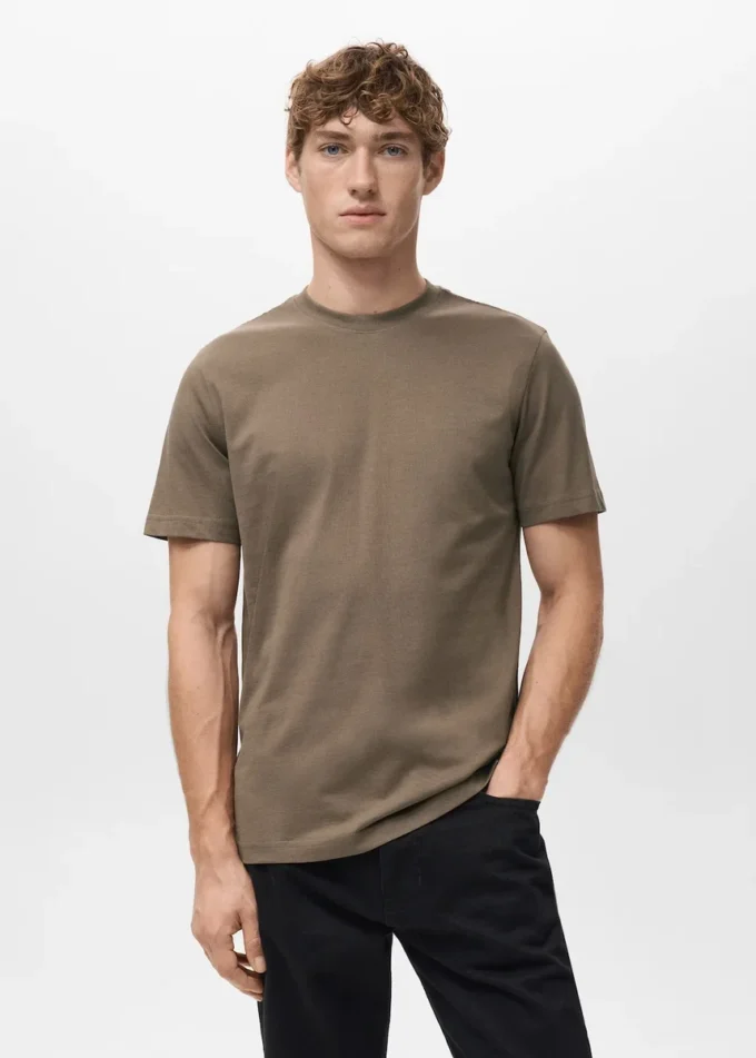 Slim-Fit-T-Shirt aus 100 % Baumwolle Slim-Fit-T-Shirt aus 100 % Baumwolle