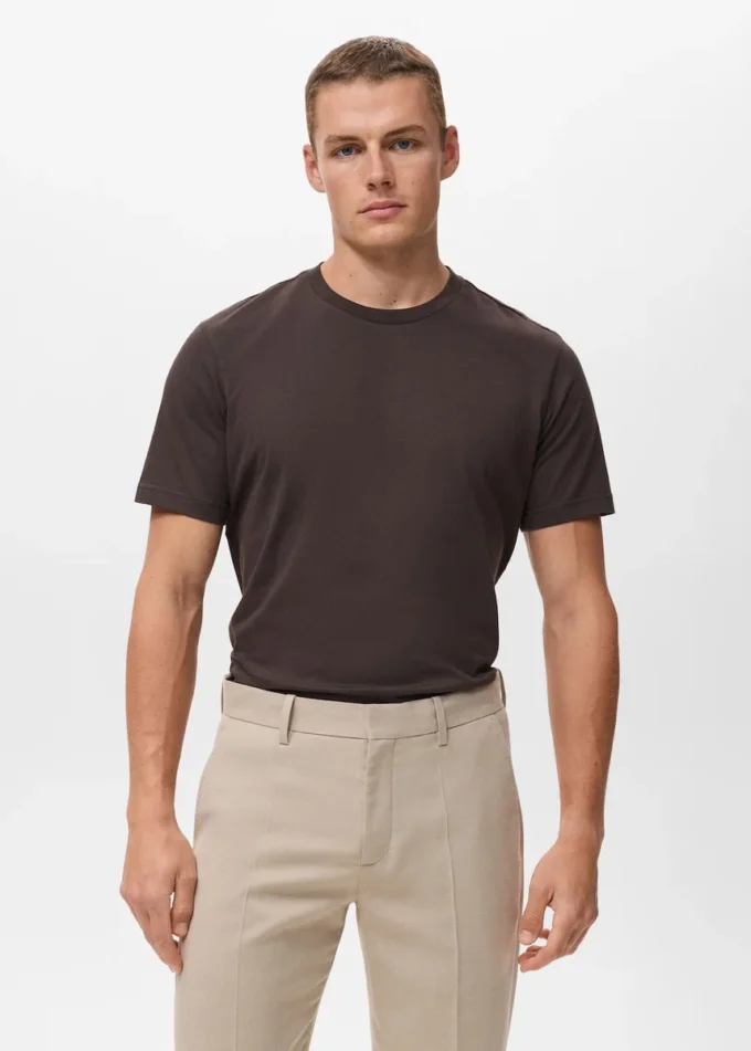 Slim-Fit-T-Shirt aus 100 % Baumwolle Slim-Fit-T-Shirt aus 100 % Baumwolle