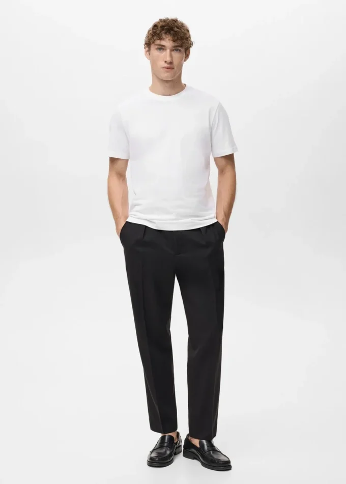 Slim-Fit-T-Shirt aus 100 % Baumwolle Slim-Fit-T-Shirt aus 100 % Baumwolle