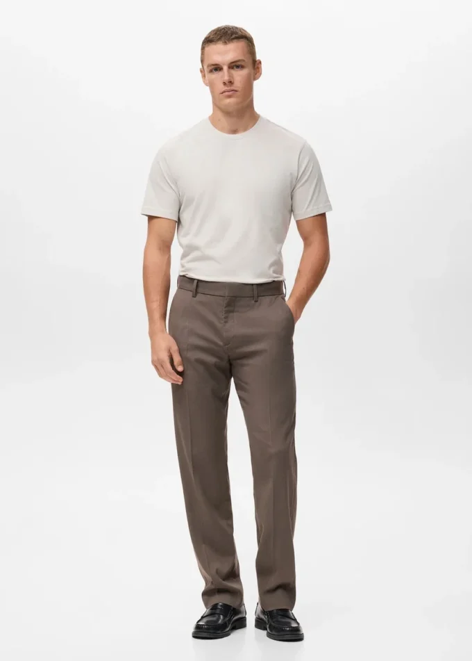 Slim-Fit-T-Shirt aus 100 % Baumwolle Slim-Fit-T-Shirt aus 100 % Baumwolle