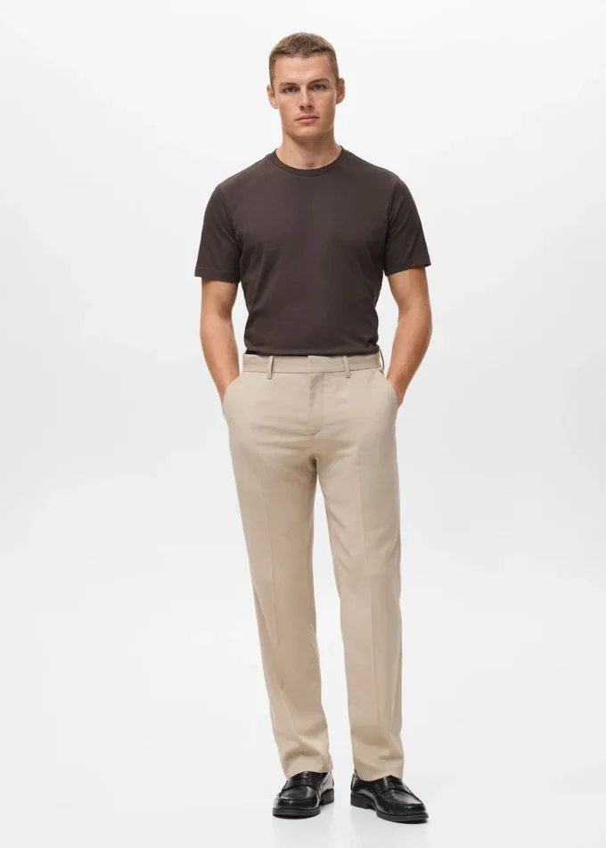 Slim-Fit-T-Shirt aus 100 % Baumwolle Slim-Fit-T-Shirt aus 100 % Baumwolle