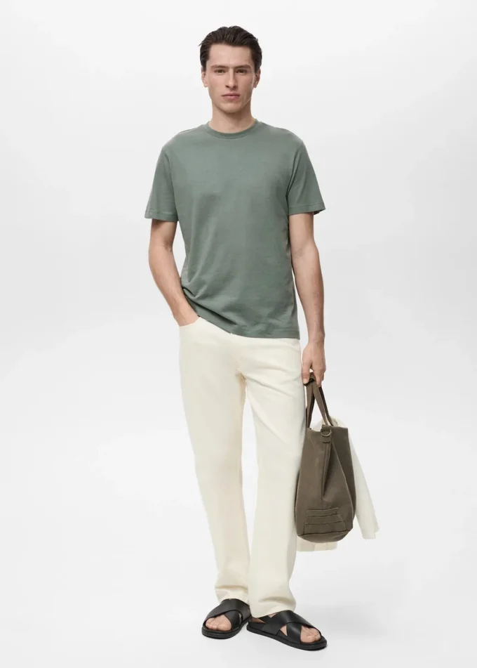 Slim-Fit-T-Shirt aus 100 % Baumwolle Slim-Fit-T-Shirt aus 100 % Baumwolle