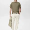 Slim-Fit-T-Shirt aus 100 % Baumwolle Slim-Fit-T-Shirt aus 100 % Baumwolle