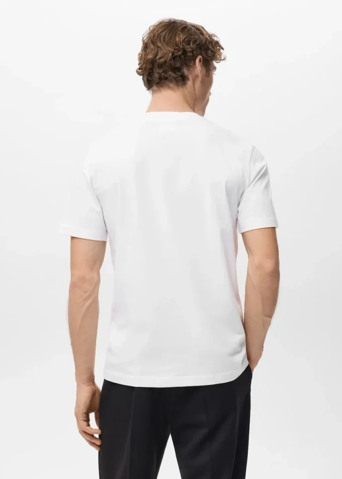 Slim-Fit-T-Shirt aus 100 % Baumwolle Slim-Fit-T-Shirt aus 100 % Baumwolle