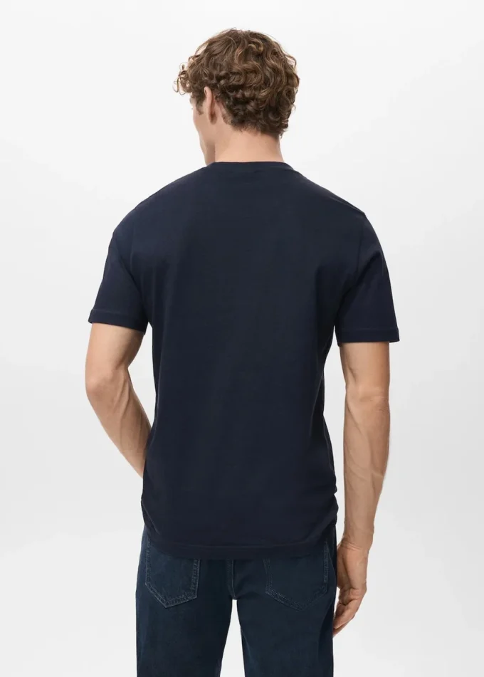 Slim-Fit-T-Shirt aus 100 % Baumwolle Slim-Fit-T-Shirt aus 100 % Baumwolle