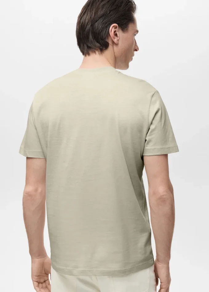 Slim-Fit-T-Shirt aus 100 % Baumwolle Slim-Fit-T-Shirt aus 100 % Baumwolle
